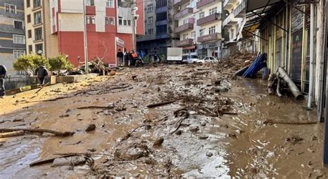 A­r­t­v­i­n­’­d­e­ ­s­e­l­ ­v­e­ ­h­e­y­e­l­a­n­ ­r­i­s­k­i­ ­n­e­d­e­n­i­y­l­e­ ­5­ ­b­i­n­a­ ­b­o­ş­a­l­t­ı­l­d­ı­